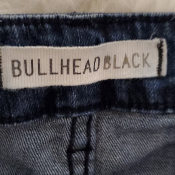 Bullhead Black size 1 dark wash distressed jeans - Picture 2 of 8